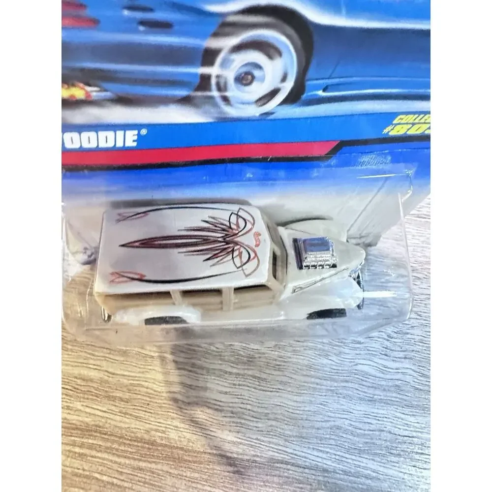 Hot Wheels 1997 White 